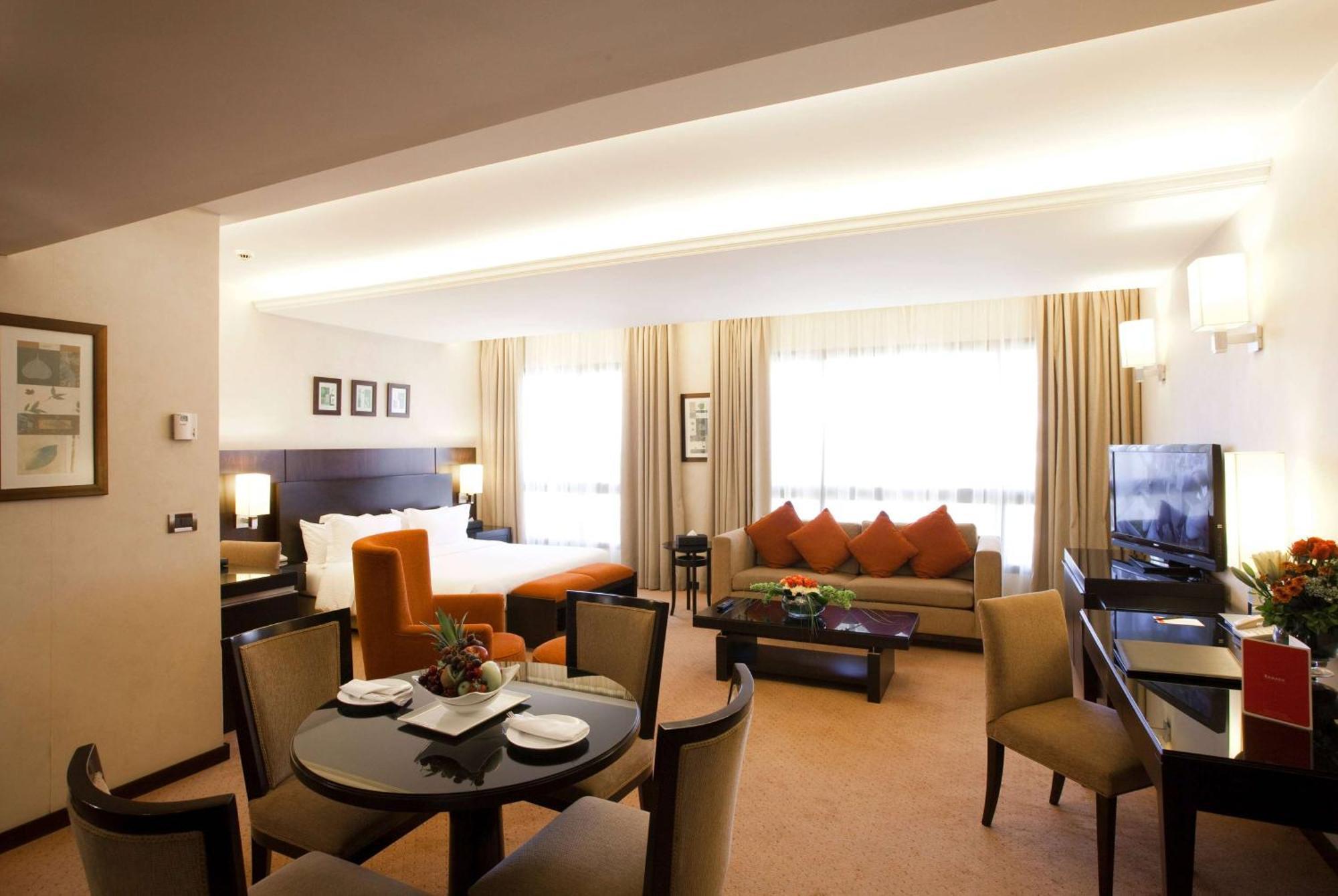 Hotel Ramada Plaza By Wyndham Beirut Raouche Extérieur photo