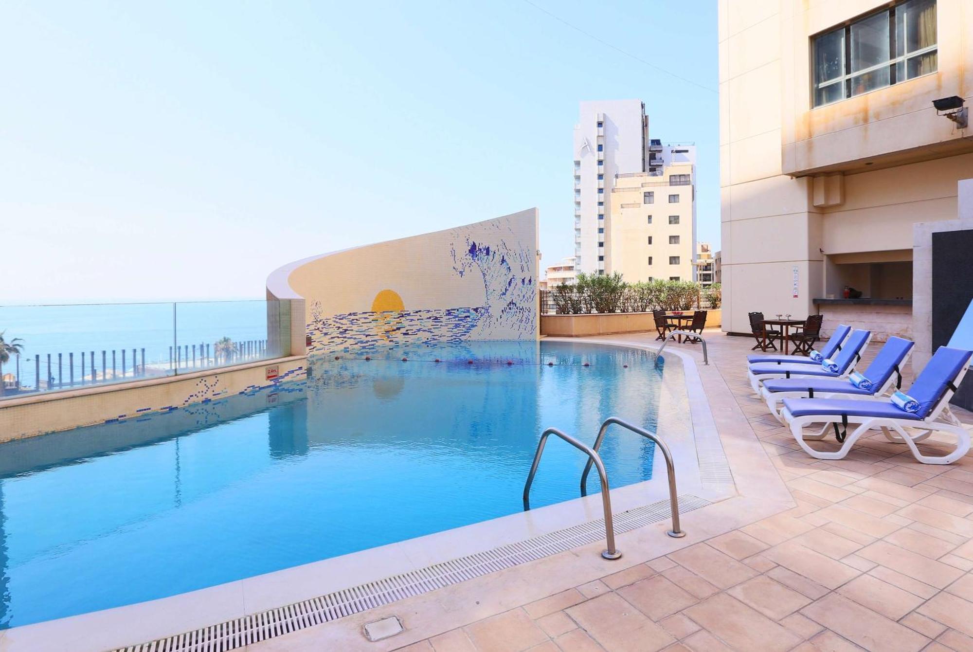 Hotel Ramada Plaza By Wyndham Beirut Raouche Extérieur photo