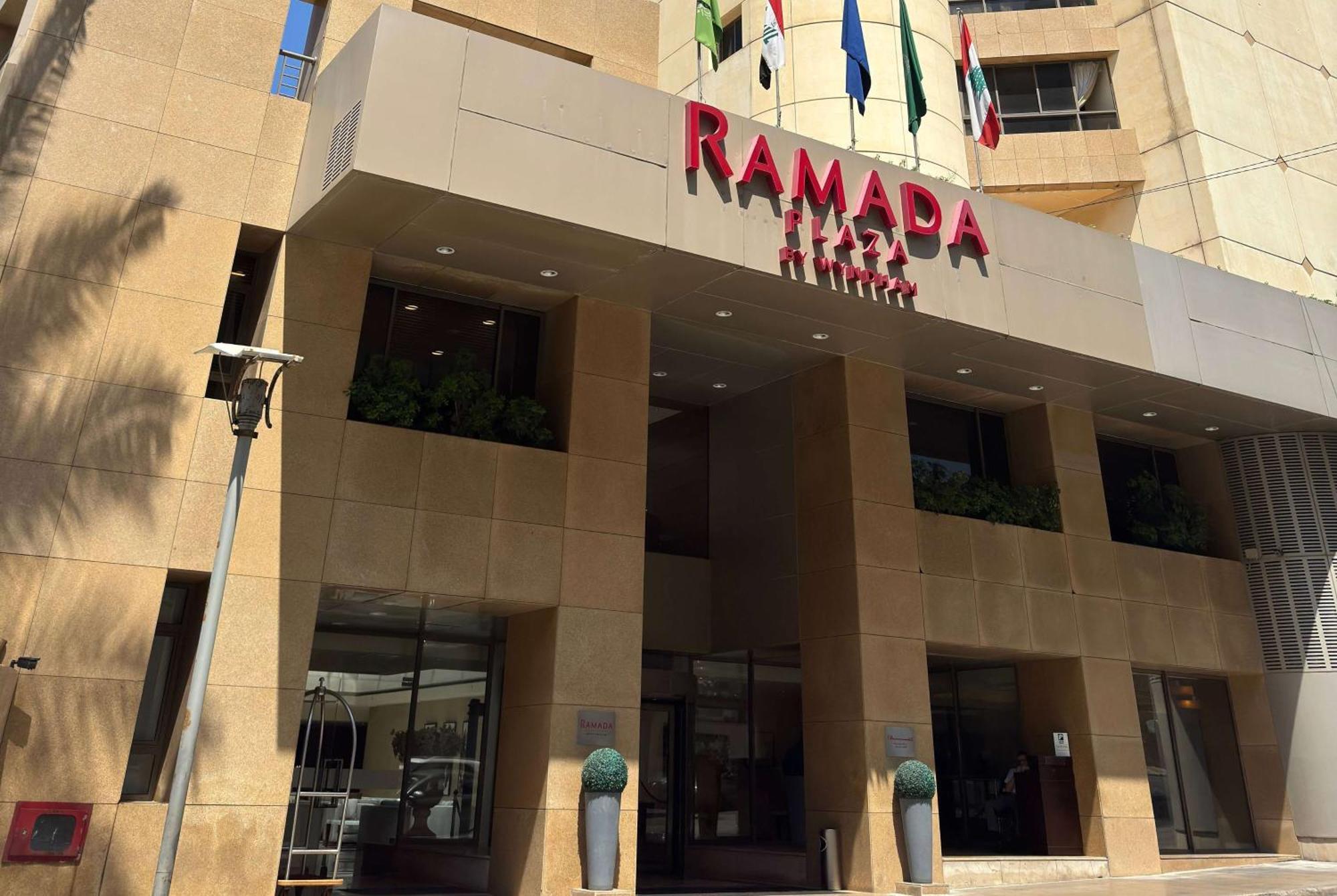 Hotel Ramada Plaza By Wyndham Beirut Raouche Extérieur photo