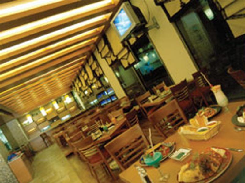 Hotel Ramada Plaza By Wyndham Beirut Raouche Extérieur photo