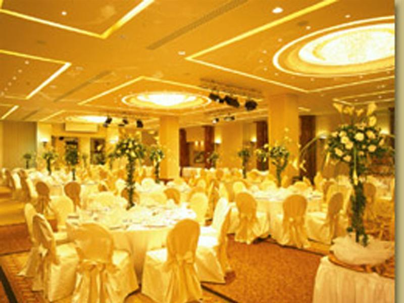 Hotel Ramada Plaza By Wyndham Beirut Raouche Extérieur photo