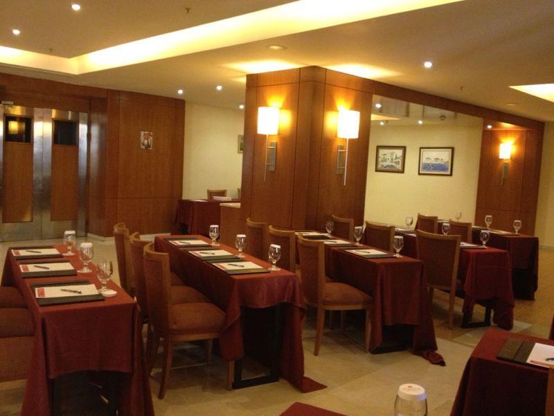 Hotel Ramada Plaza By Wyndham Beirut Raouche Extérieur photo